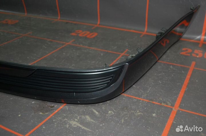 Накладка бампера заднего - Toyota Land Cruiser 200