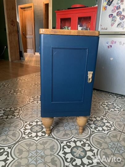 Тумбочка ретро