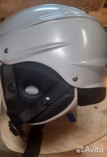 Шлем горнолыжный