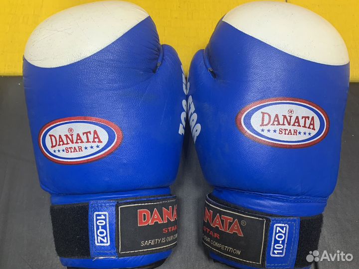 Боксерские перчатки 10 oz