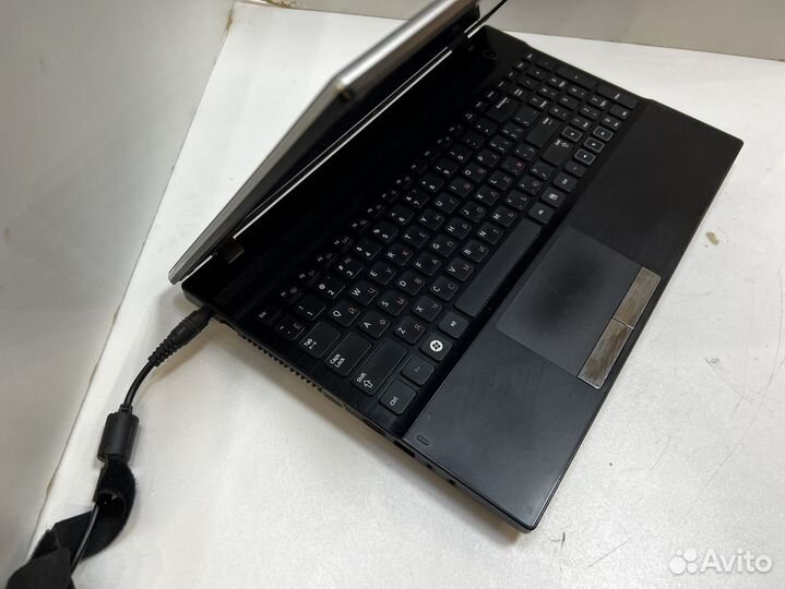 Ноутбук Samsung NP305V5A
