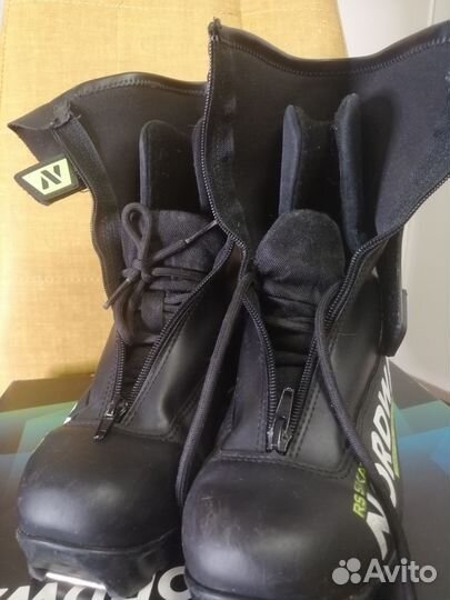 Лыжные ботинки коньковые р.36 NNN