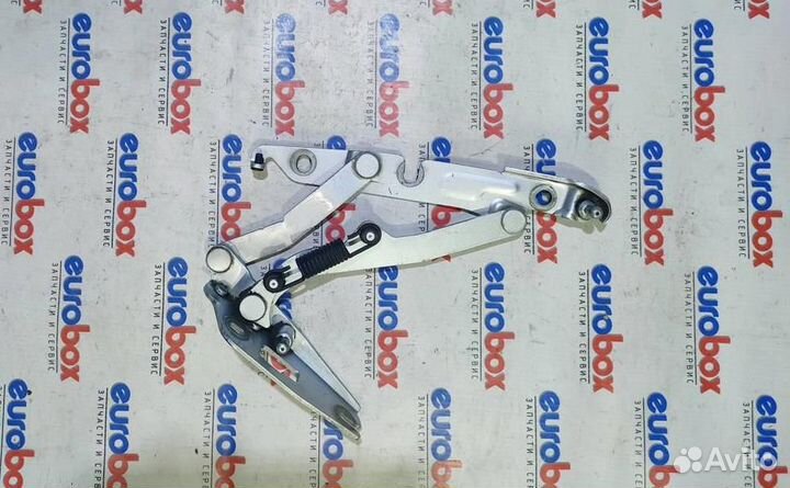 Петля крышки багажника VW Jetta 2006-2011