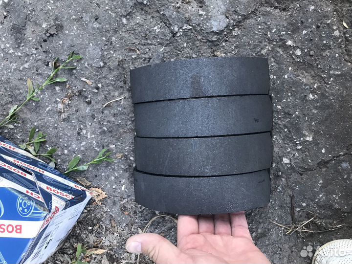 Тормозные колодки задние новые Гранда без абс