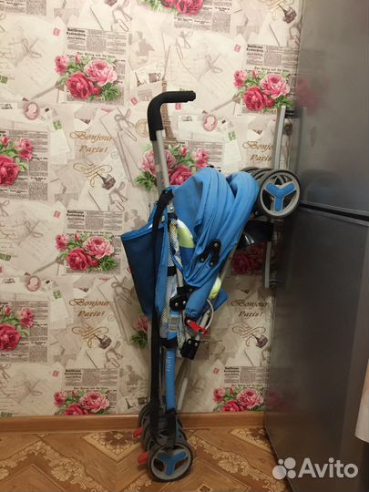 Прогулочная коляска трость