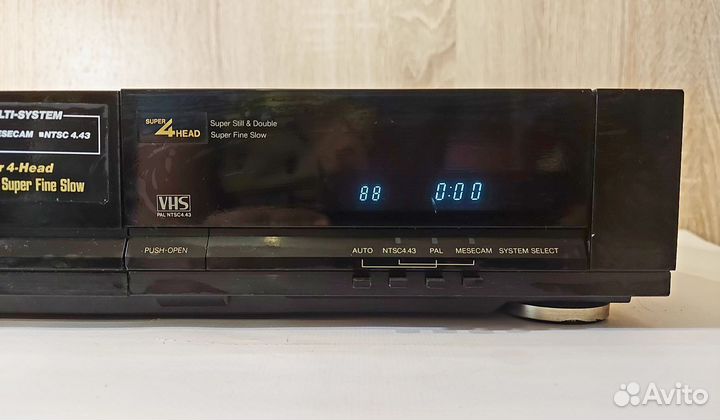 Видеомагнитофон 