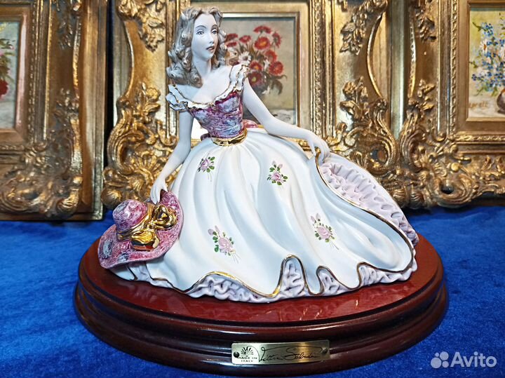 Vittorio Sabadin.Девушка.Статуэтка.Италия