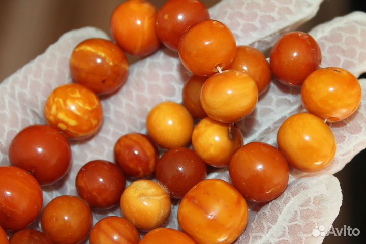 Янтарные бусы из СССР. пейзажный янтарь. вес: 68 г