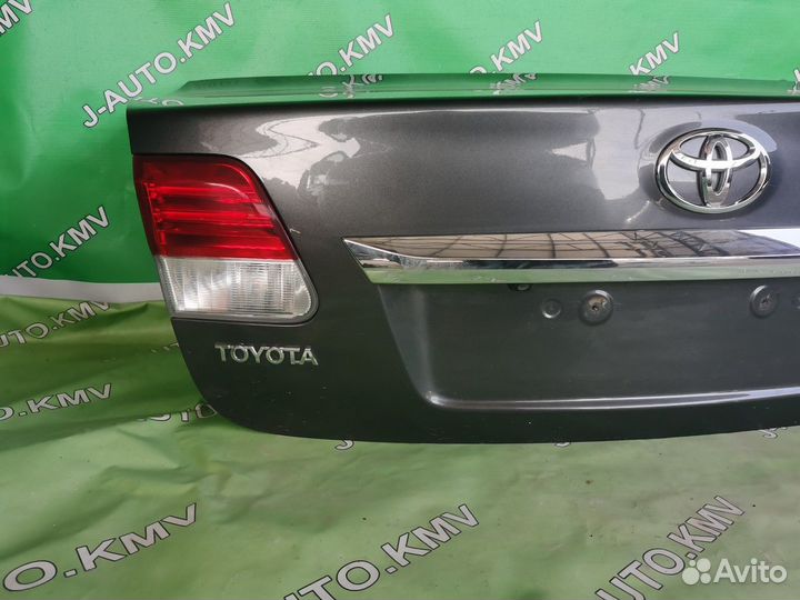 Крышка багажника Toyota Avensis