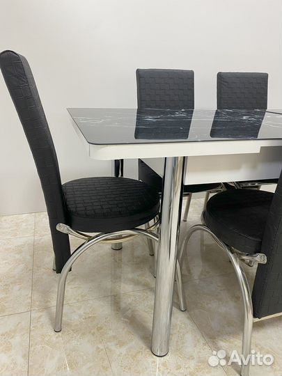 Стол обеденный раздвижной и стулья