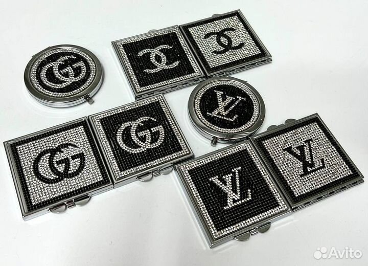 Карманное зеркало Chanel