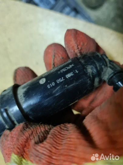 Форсунка омывателя фар левая Mercedes-Benz S-Klass