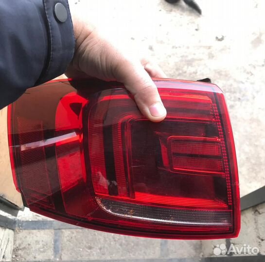 Фонарь диодный левый на Фольксваген Джетта 6