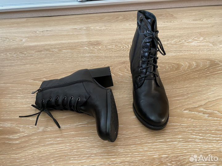 Женские кожаные ботинки