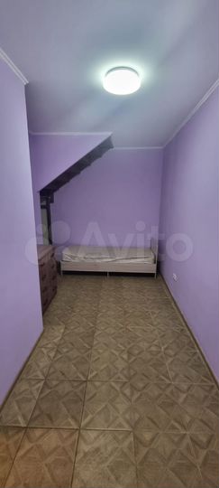 4-к. квартира, 100 м², 1/3 эт.