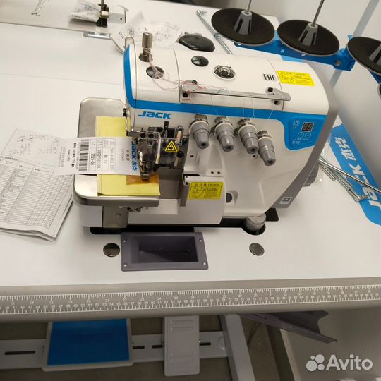 Jack JK-E4S-4-M03/333 4х ниточный оверлок, новый