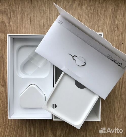 Коробка от iPhone+ корм для приюта в подарок 5 шт