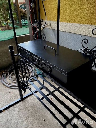 Мангал с крышей