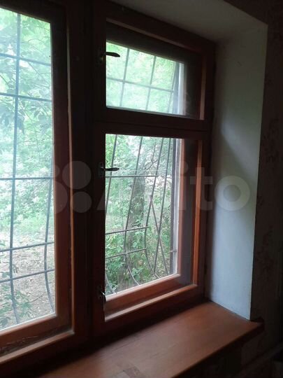 Комната 12 м² в 5-к., 1/4 эт.