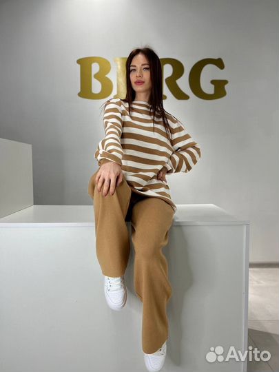 Костюм женский теплый вязаный