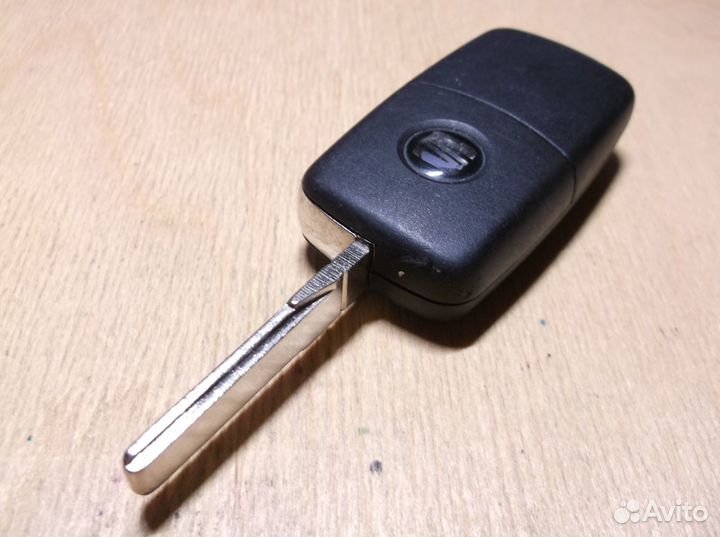 Сеат выкидной чип ключ 3 кнопки