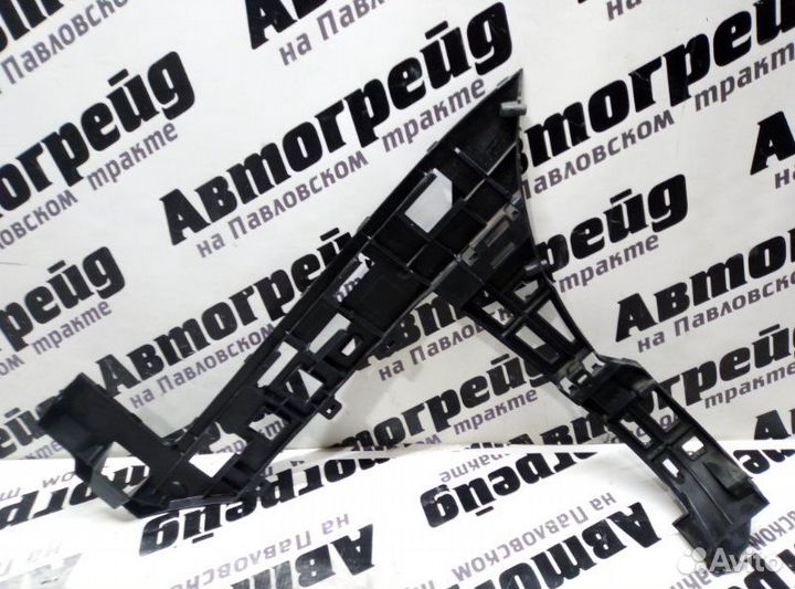 Крепление бампера заднее левое Volkswagen Passat