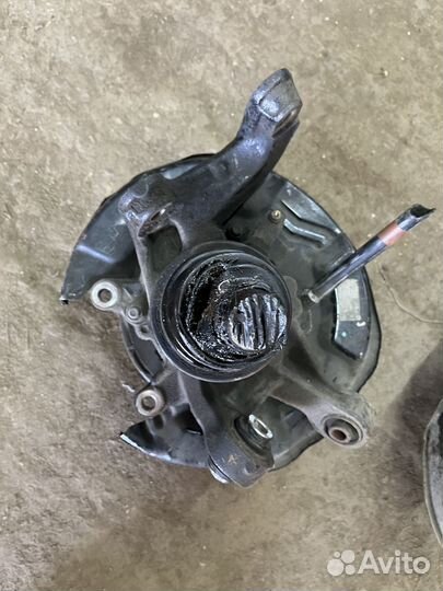 Ступицы задние в сборе Toyota Crown UZS171