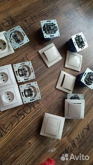 Розетки и выключатели lezard