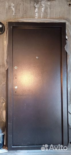 Дверь входная металлическая