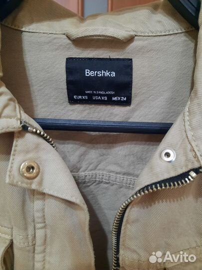 Куртка женская Bershka