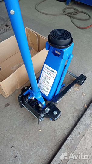 Домкрат гидравлический подкатной 3 тонны 480 мм