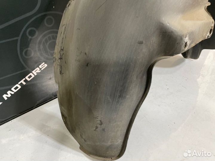 Подкрылок задний левый Volkswagen Passat B5 AMX