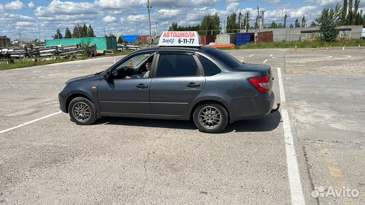 Инструктор по вождению