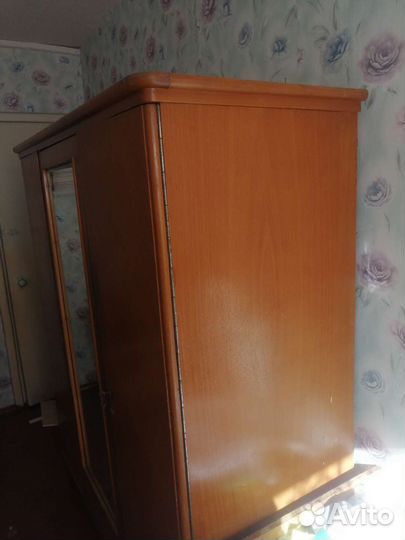 Шкаф