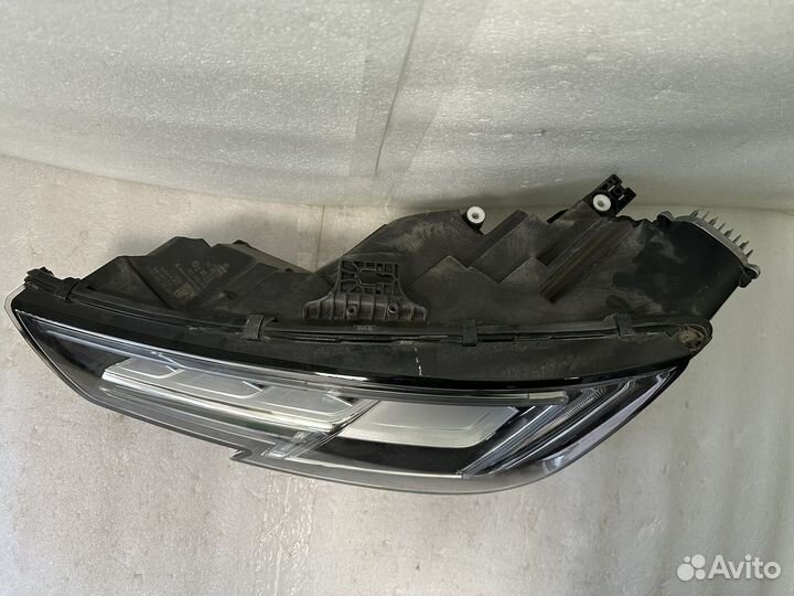 Фара левая Matrix Audi A4 B9
