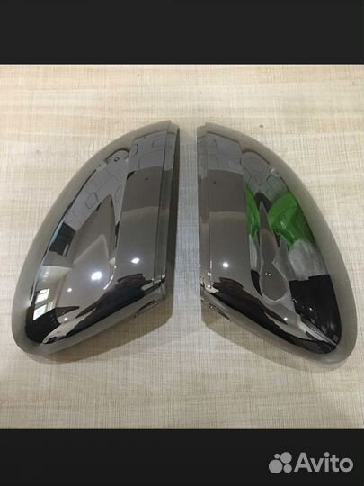 Черная зеркальная крышка для VW Passat