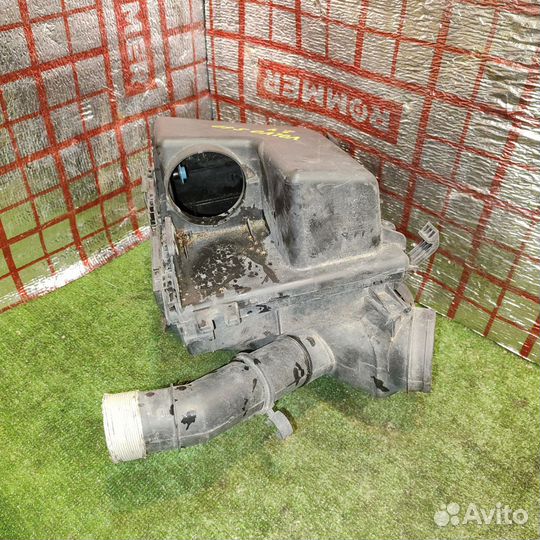 Корпус воздушного фильтра Volvo S60