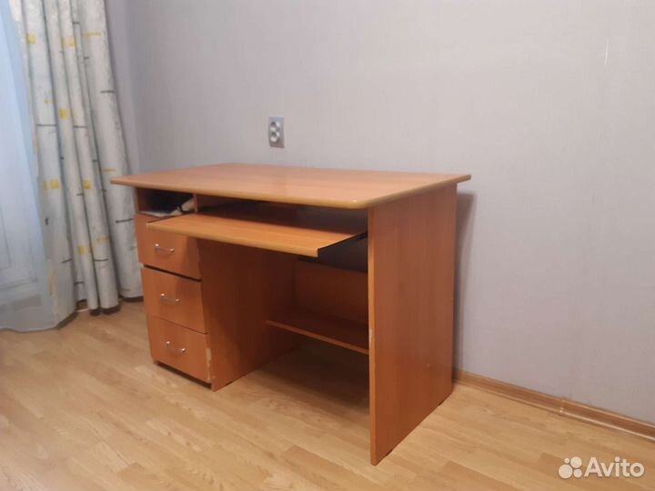 Письменный стол б/у
