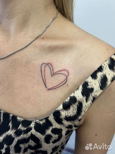 Модель на мини тату