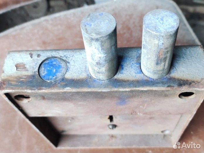 Замок дверной накладной б/у