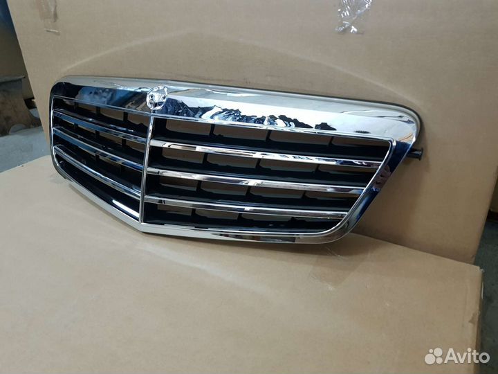 Решетка радиатора Mercedes E212 2009г-2013г