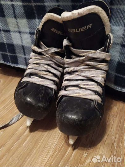 Хоккейные коньки bauer 28 Y10