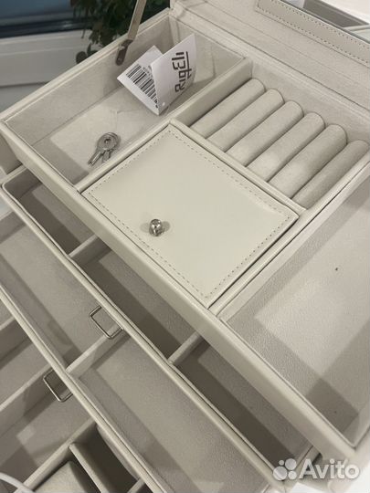 Шкатулка для украшений