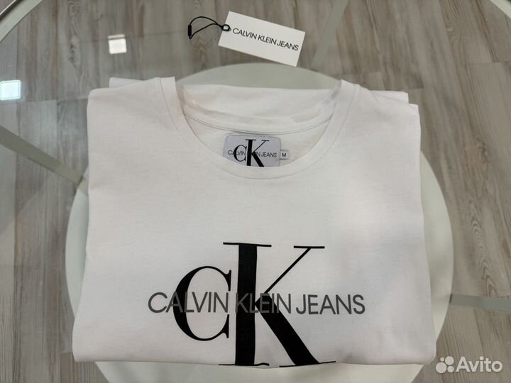 Футболка Calvin klein jeans