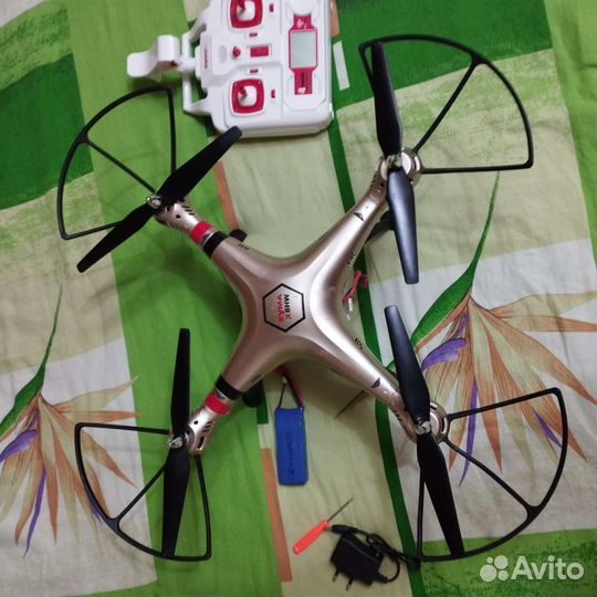Квадрокоптер Syma X8HW