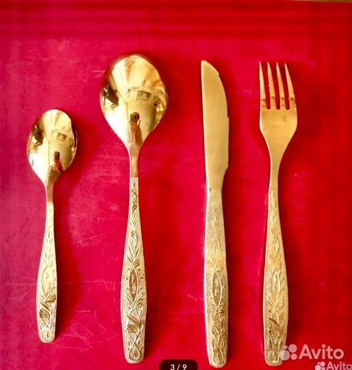 Наборы золотых столовых приборов 