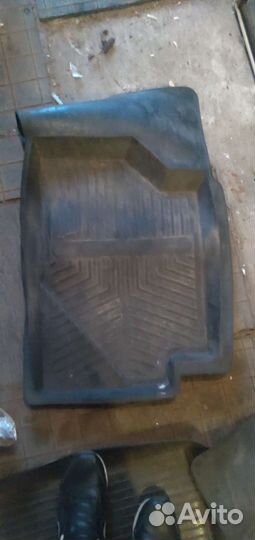 Резиновые коврики на ладу калину