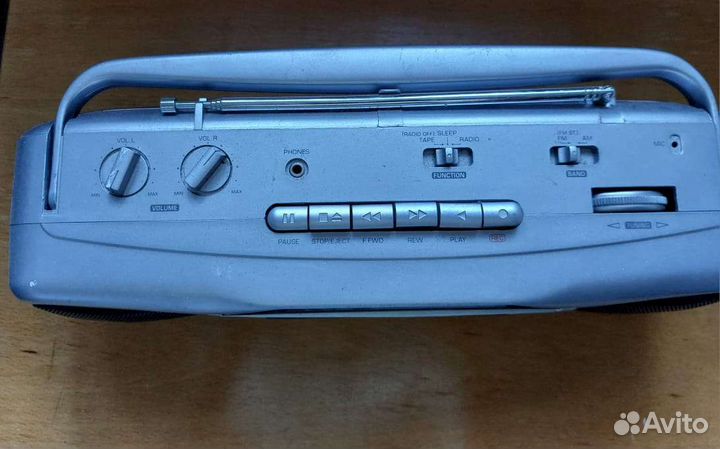 Радиоприемник,новый