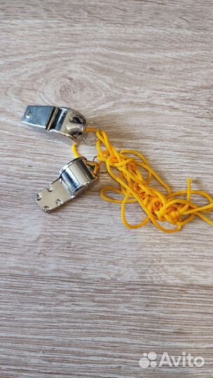 Свисток судейский