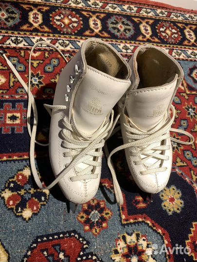 Коньки фигурные р. 32